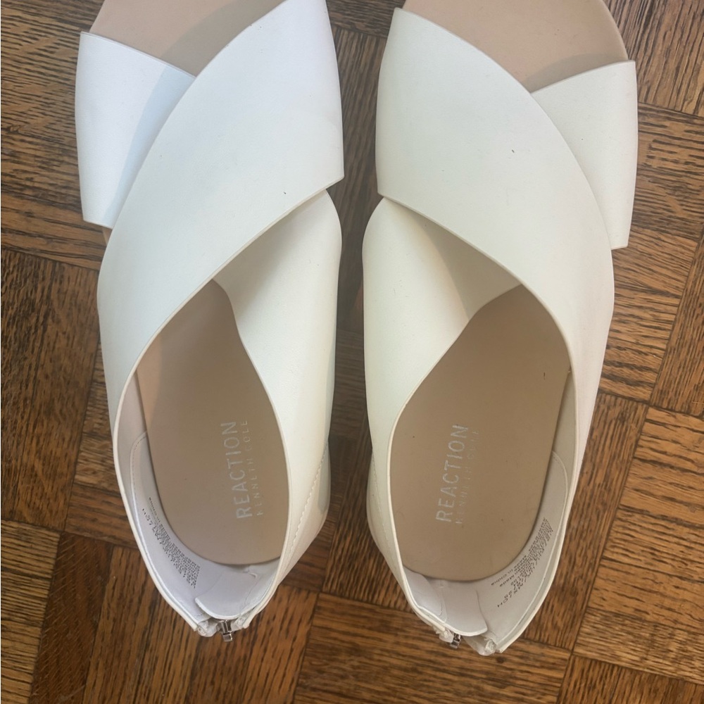 Kenneth Cole Reaction Women's Cream Sandals